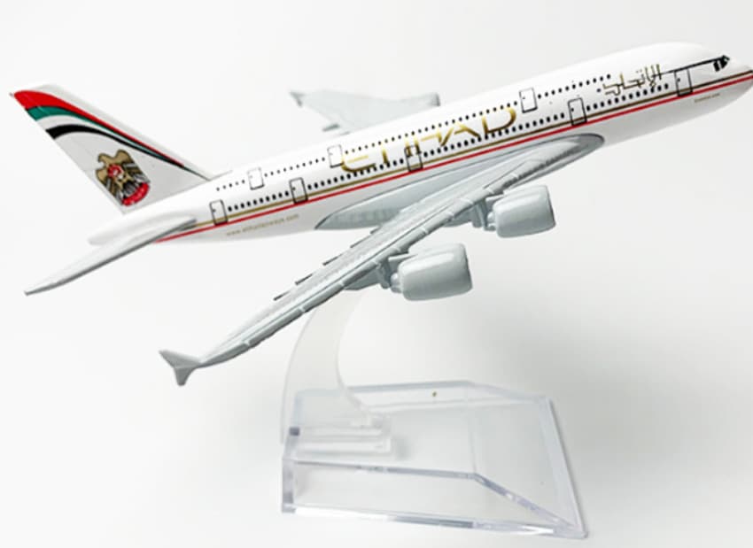 Etihad Airways A380, modelo de 16 cm