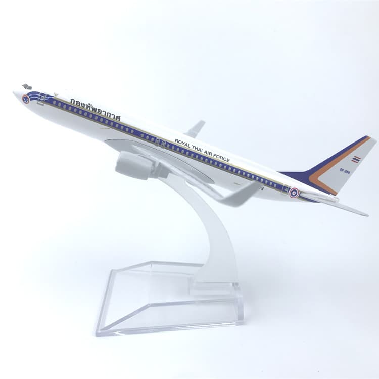 Royal Thai Air Force B737, modelo de 16 cm con peana transparente