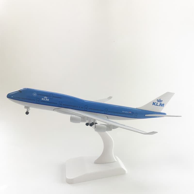 KLM B747 · 20 cm, fotografía verificada por tipo de peana