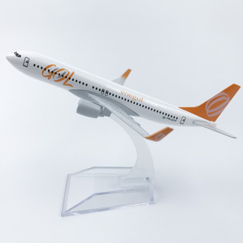 GOL B737, modelo de 16 cm