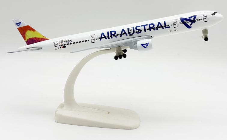 Air Austral B777 · 20 cm, fotografía verificada por tipo de peana